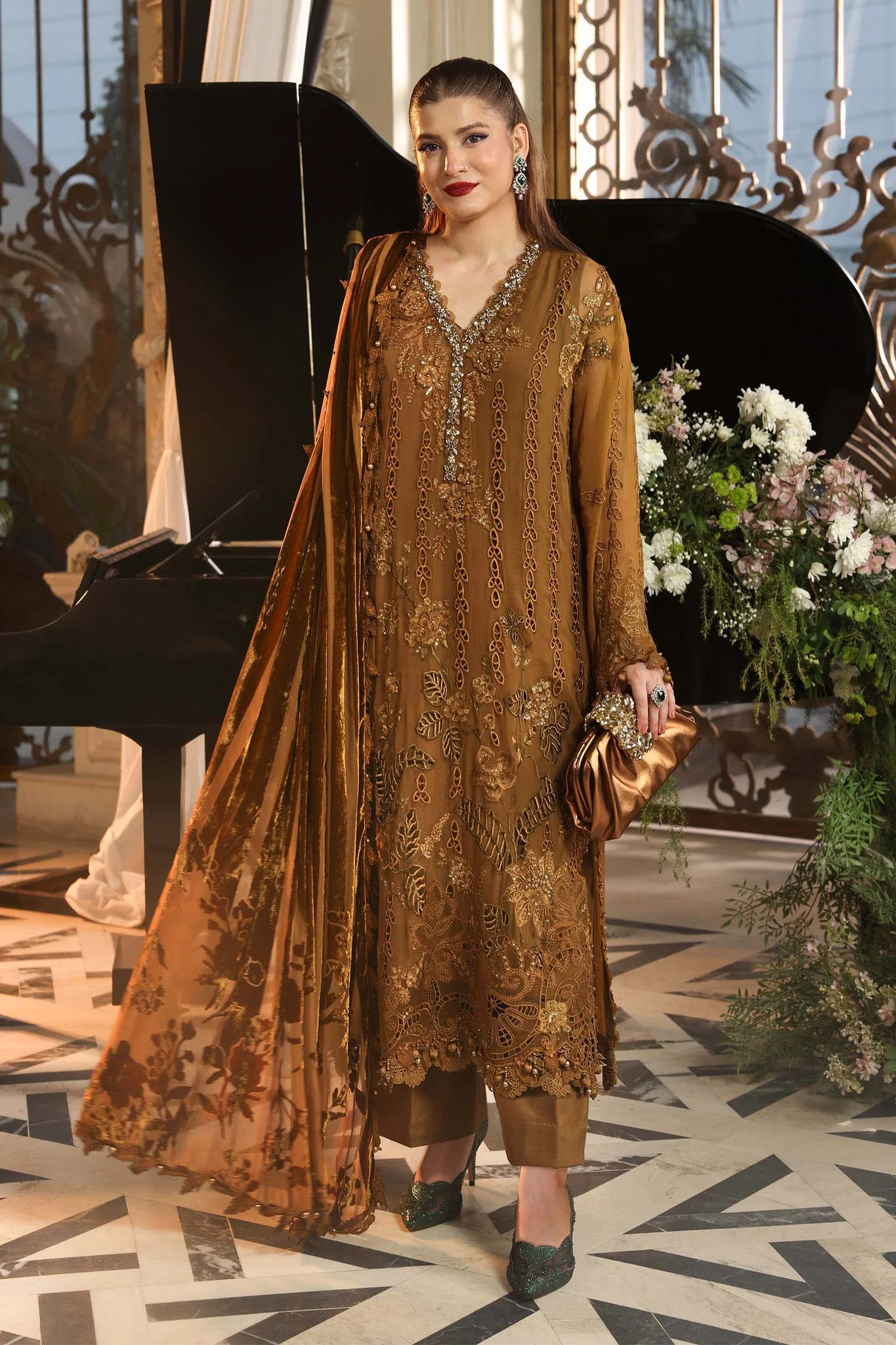 Ladies Pakistani Clothes