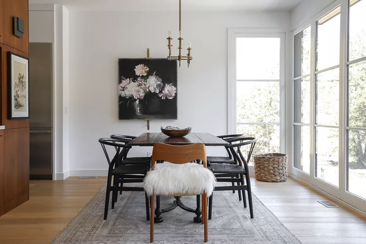 Empty Dining Walls: Add Style Without Visual Clutter